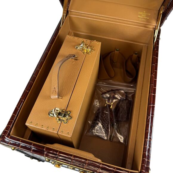 Louis Vuitton Crocodile Trunk Boite Flacons Beauty Train Case Exotic LV w/key - Picture 3 of 16